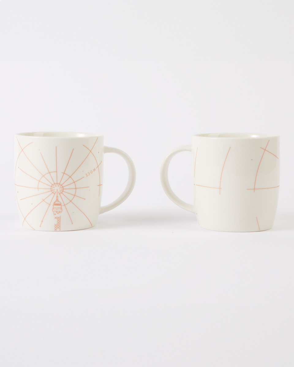 Taza blanca y de cobre de la colección 330 Metros de la Torre Eiffel